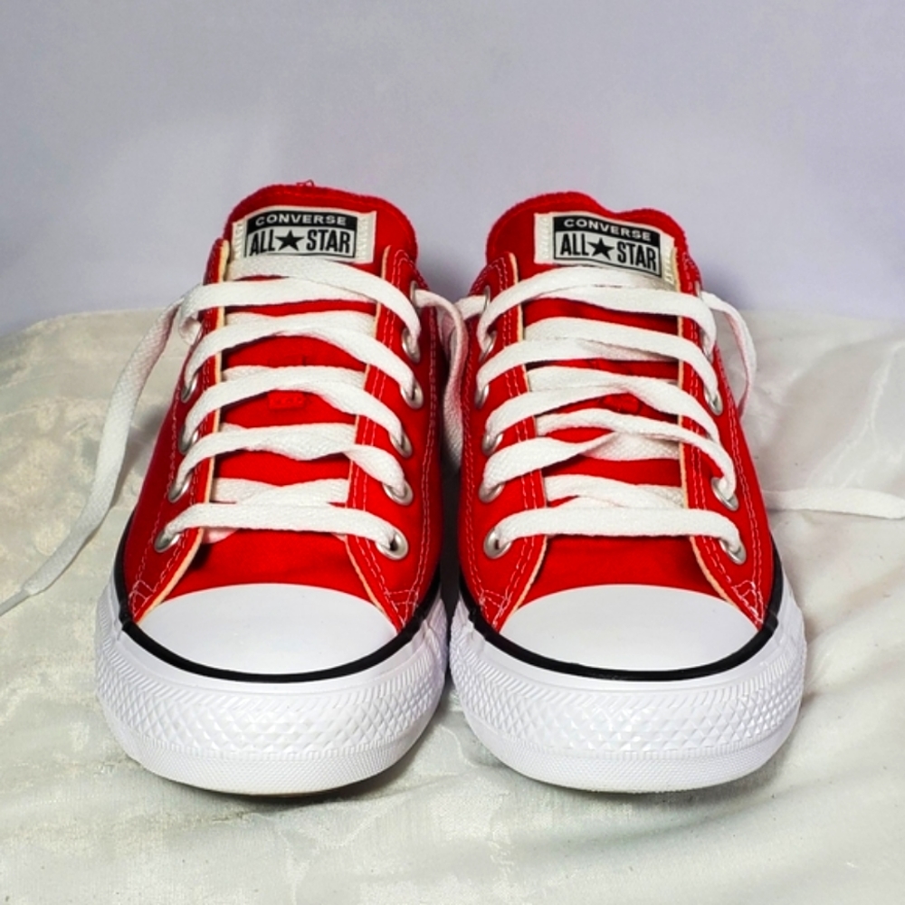 Converse Womens Size 9 Low Top Red Converse.